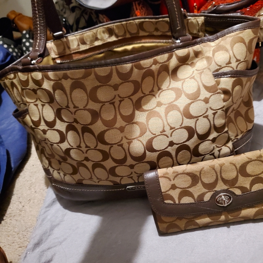 Coach purse and wallet